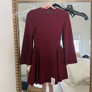 Elegant Burgundy Long Sleeve Dress